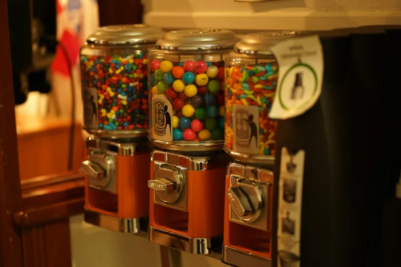 When Nobody Wanted Gum: The Subway Machines That Accidentally Built America's Vending Empire